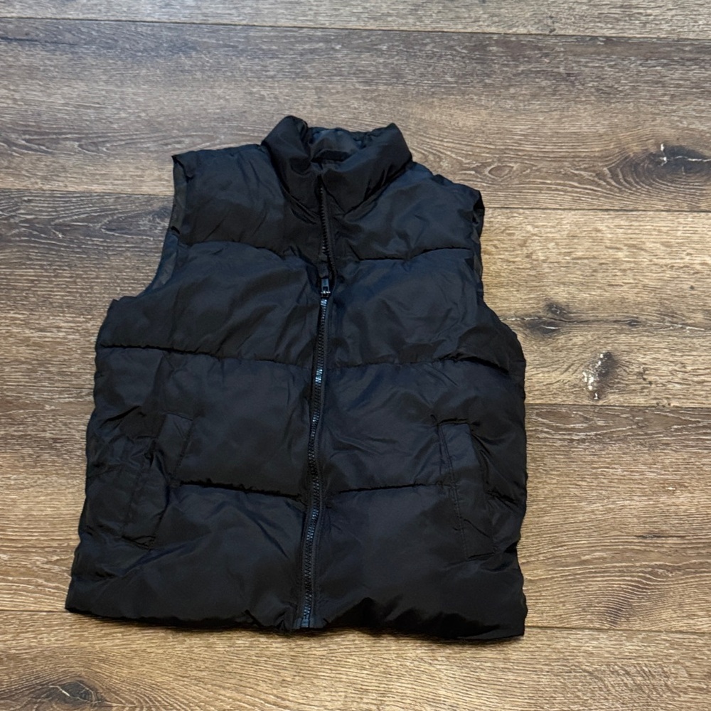 Old navy kids Black Puffer Vest m 8